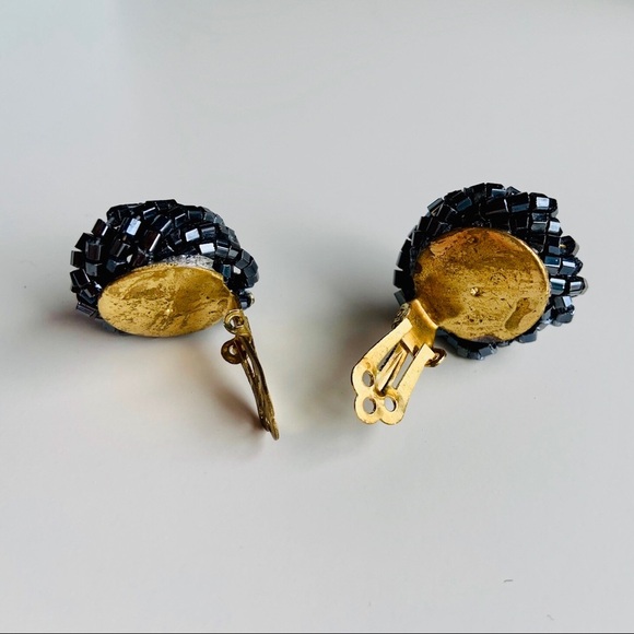 🛍️Bundle sale! Vintage seed bead clip earrings - Picture 3 of 6